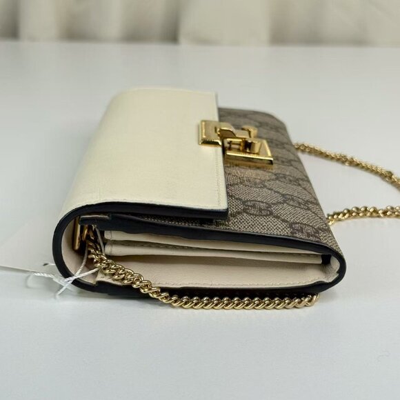 Gucci GG Logo Supreme Padlock Shoulder Bag White & Beige with Gold Hardware - Picture 4 of 8